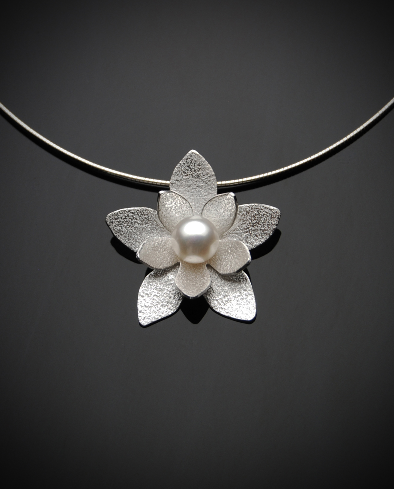 CS-DB Jewelry Silver Lotus Flower Tear Pearl Chain Charm Pendants Necklaces 